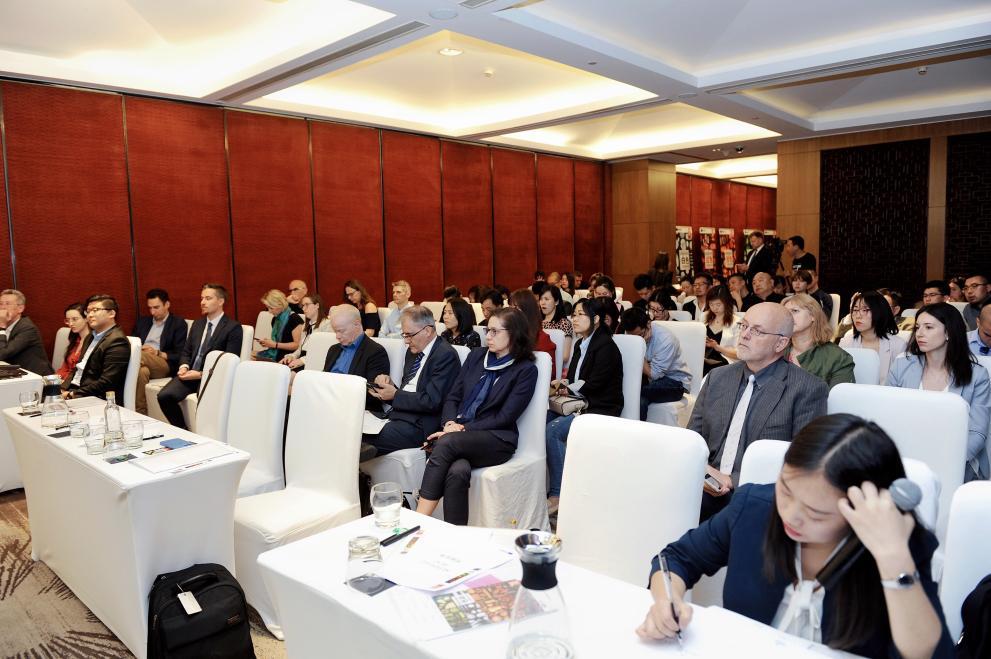 kick off meeting audience