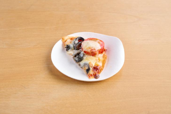 Pizza made with dumpling skin