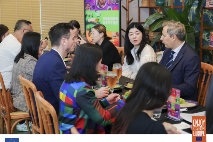 Tasting of meal kit dishes by the media