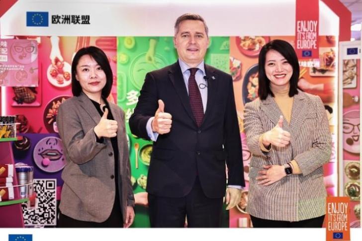 From left to right – Ms. Hannah Hou, Mr. Wojciech Ptak, Ms. Zhang Xinyu