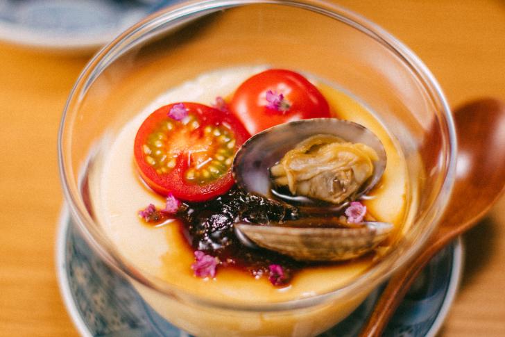 Italian balsamic vinegar and Ono clam steamed egg pudding
