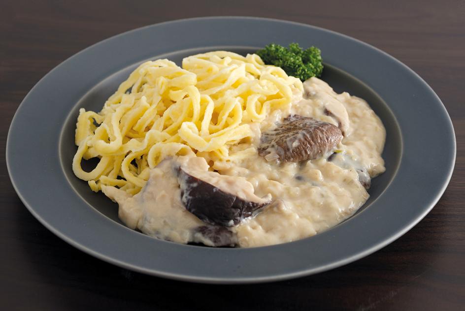 Schwäbische spätzle with creamy shiitake sauce