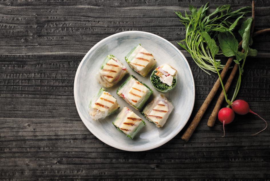 Spring rolls with halloumi cheese and burdock salad