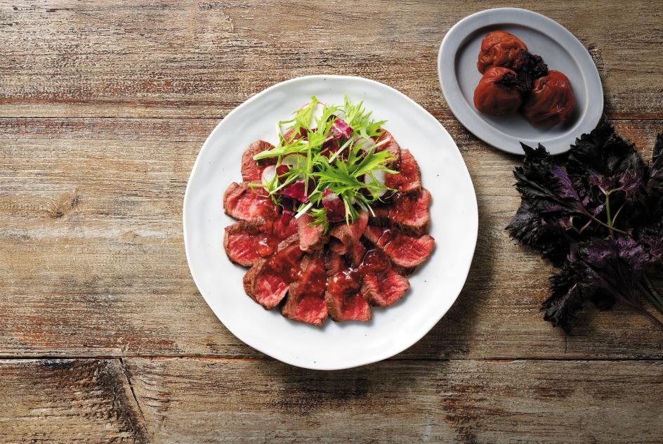 Tataki beef fillet with plum sauce