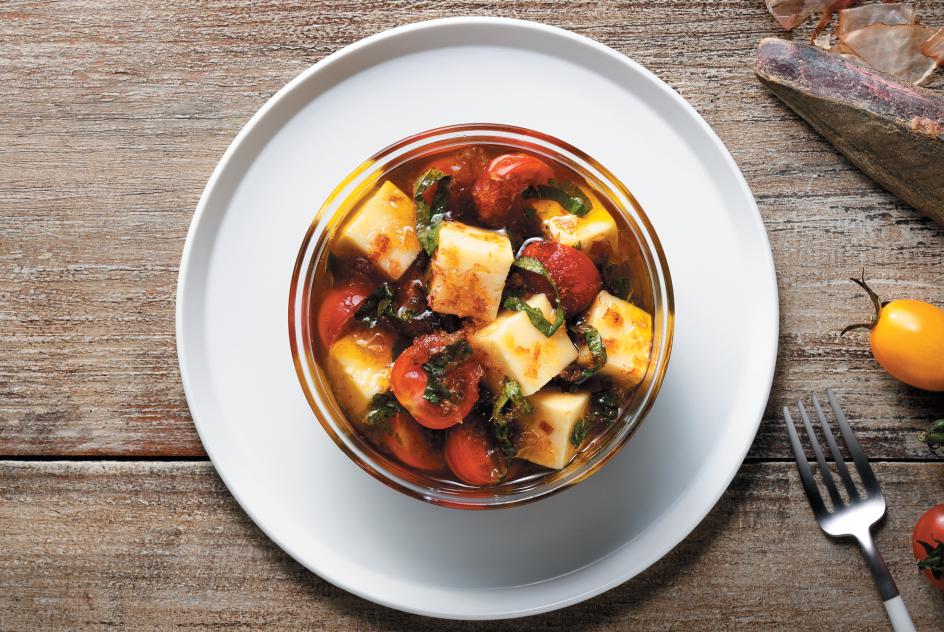 Gouda cheese, small tomatoes and bonito flakes in oil