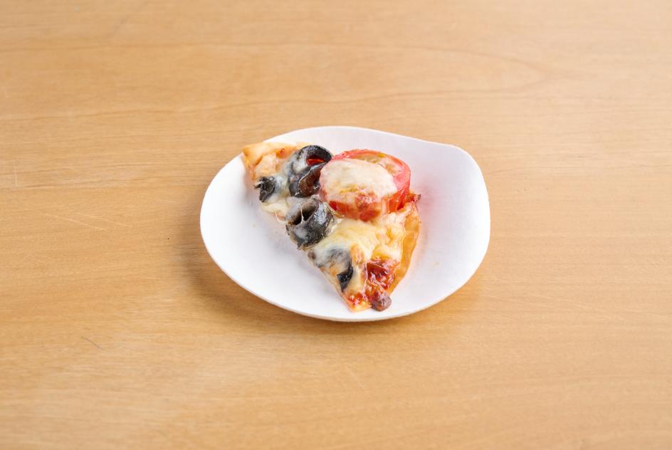 Pizza made with dumpling skin