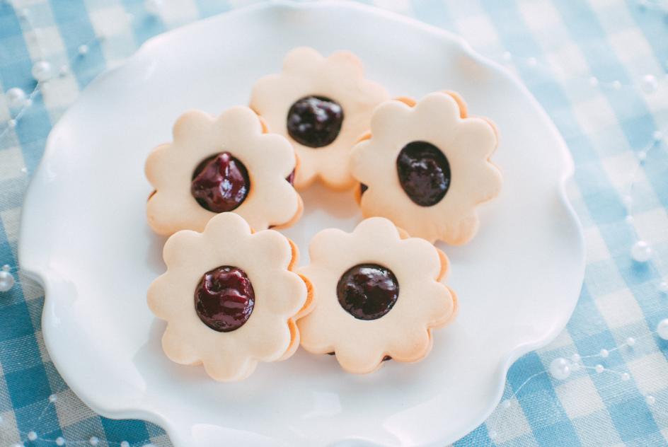 Flower jam & honey sandwich cookies