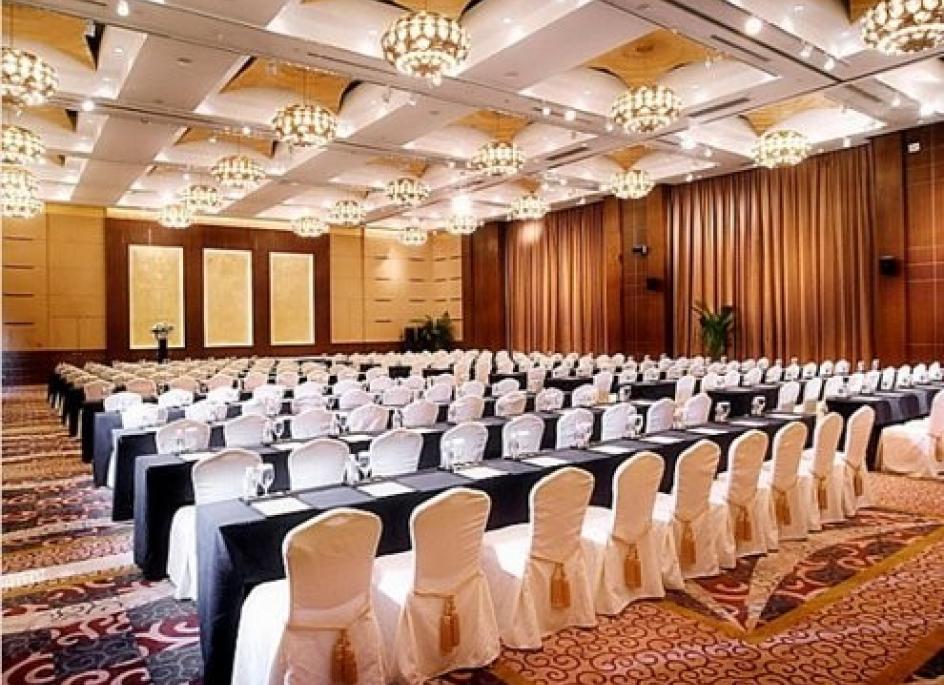 Conference room with rows of chairs at Crowne Plaza Chongqing