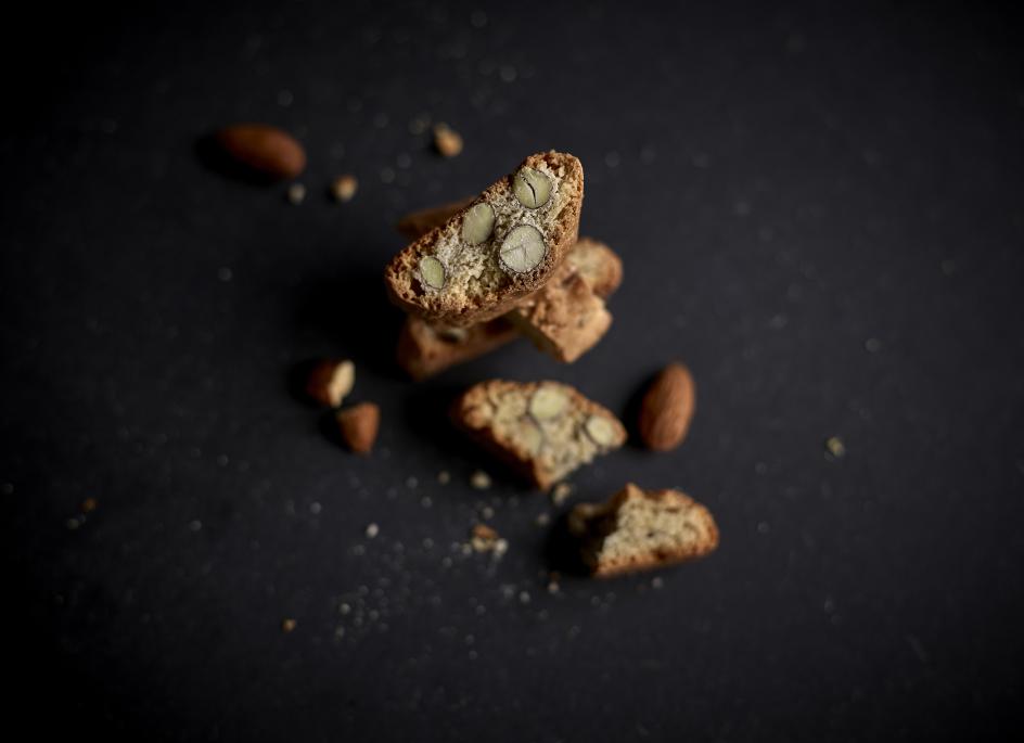 cantuccini-toscani-pgi_italy.